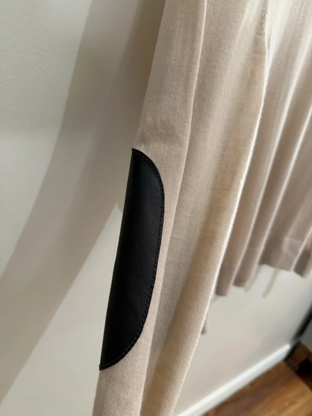 Kate spade genni sweater 100%wool with leather patches  Size large